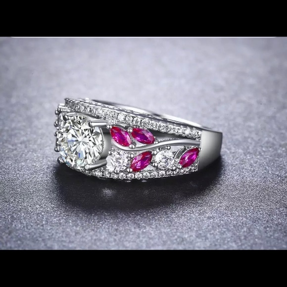 Ring - Picture 3 of 5